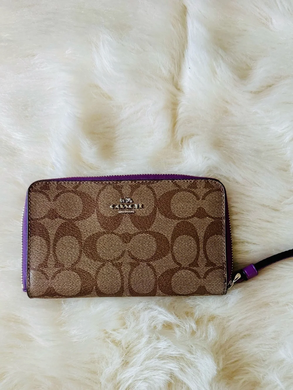 Coach Wallet Wristlet with Purple Trim NWOT - Picture 2 of 7